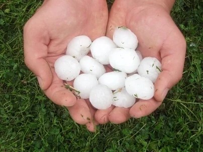 Hail 1914266 640.2208051432550
