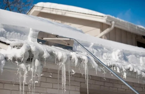 Snow Rake Remove Snow Roof 1024x663 1.2208061943550